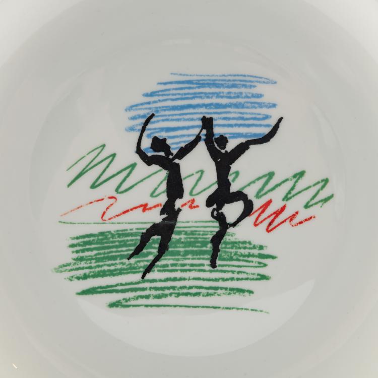 Bild 4 zu Objekt, Zwei Teller 'Don Quijote' und T&auml;nzer in Landschaft, 1970, Pablo Picasso (nach), Bernarduad & Co, Limoges, 181C 737