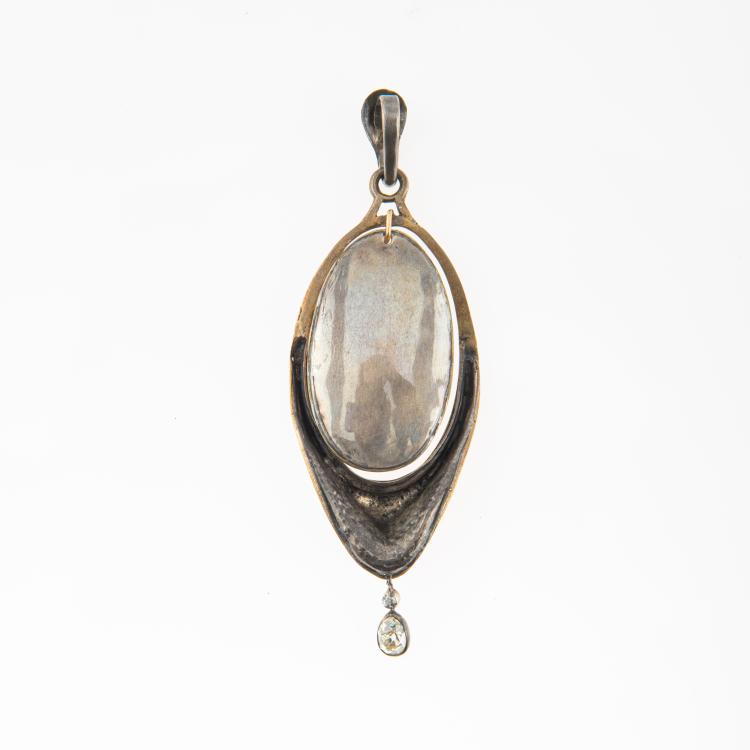 Bild 1 zu Objekt, Perlmutt-Anh&auml;nger mit Diamant, um 1900, Curt Herrmann (zugeschrieben), 182A 472
