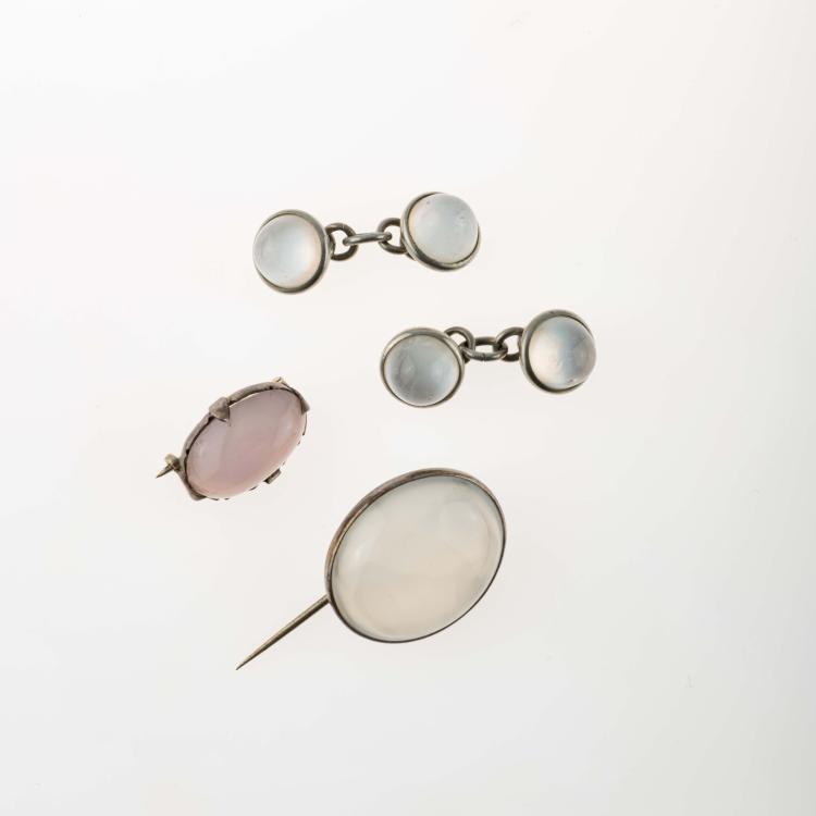 Bild 2 zu Objekt, Pin, brooch, pair of cufflinks with moonstones, c. 1900, Deutschland / Germany, 182A 475