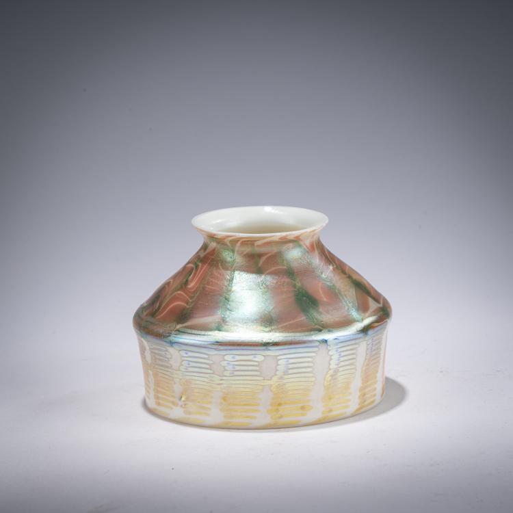 Hauptbild zu Objekt, Lampenschirm, um 1902, Louis C. Tiffany, Tiffany, New York, 182A 240