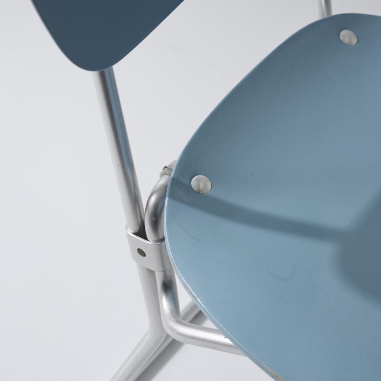 Bild 4 zu Objekt, Twelve 'Aluflex' folding chairs, 1951, Armin Wirth, Zieringer KG, Metallwerk 614, Bernstein / Schweiz / Switzerland, 181A 280