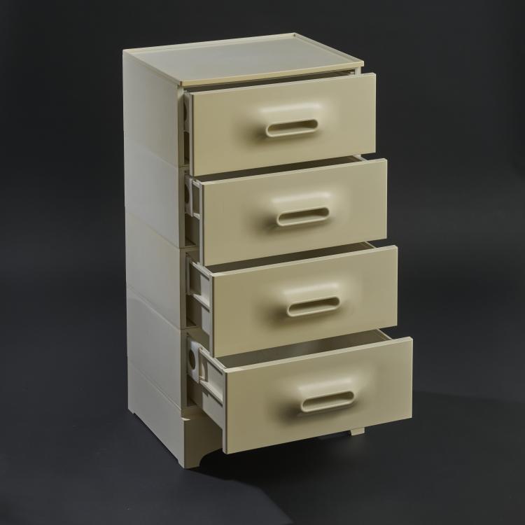 Bild 1 zu Objekt, Small dresser, c. 1970, Marc Held, Cr&eacute;ateurs et Industriels, Frankreich; Vertrieb &uuml;ber Prisunic, Paris., 181A 230