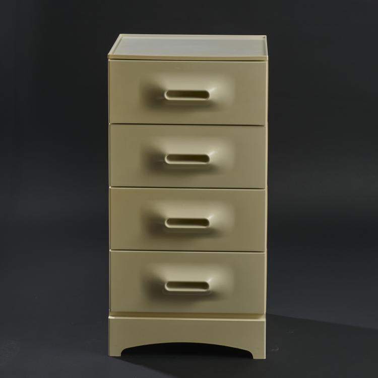 Bild 2 zu Objekt, Small dresser, c. 1970, Marc Held, Cr&eacute;ateurs et Industriels, Frankreich; Vertrieb &uuml;ber Prisunic, Paris., 181A 230