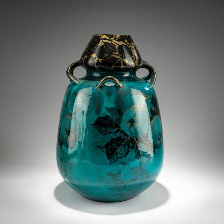 Hauptbild zu Objekt, Henkelvase 'Cognassier&lsquo;, um 1885, Cl&eacute;ment Massier, Massier, Cl&eacute;ment, Golfe-Juan, 182A 342