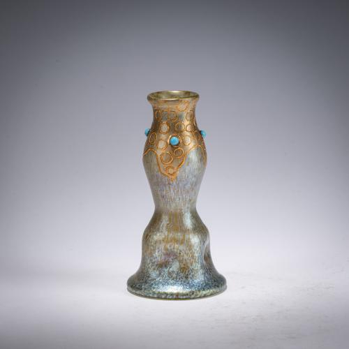 Kleine 'Papillon'-Vase mit Cabochons, um 1898