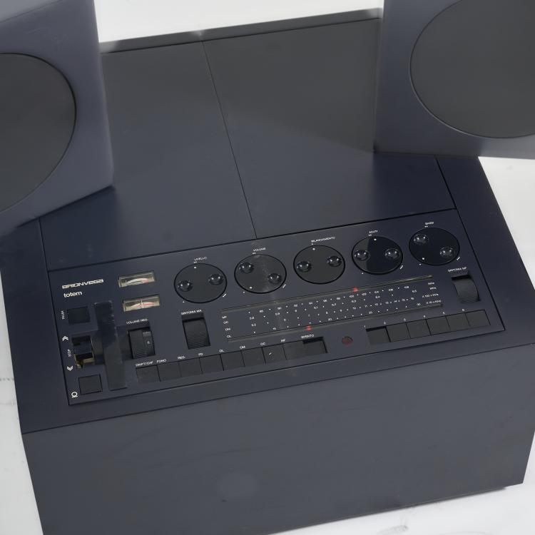 Bild 2 zu Objekt, Stereo system with record player 'RR 130 fo/st 2 - Totem', 1970 (design), Mario Bellini, Brionvega, Mailand / Milan, 182B 587