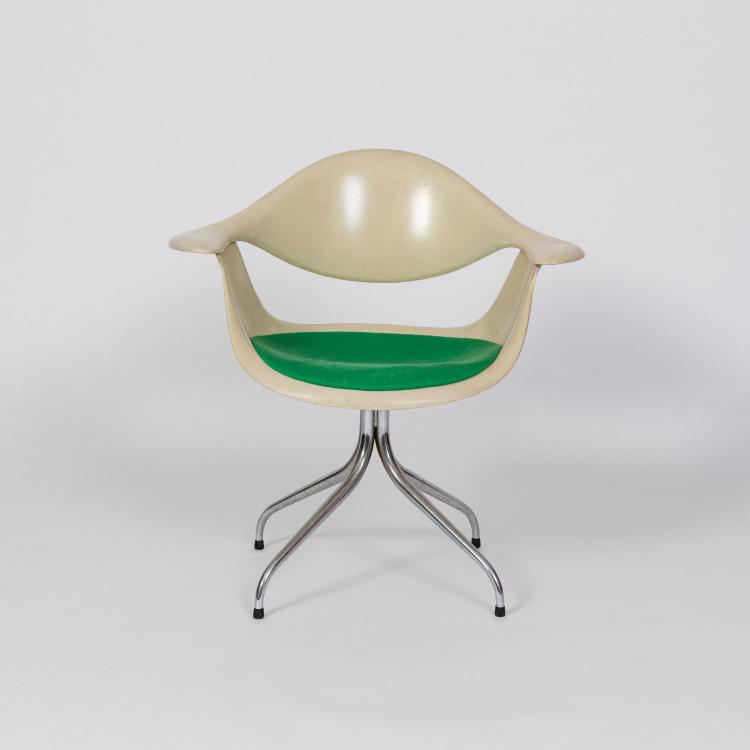 Bild 1 zu Objekt, Three 'DAF' armchairs on 'swaged-leg' frames, 1954 (design), George Nelson, Miller, Herman, Zeeland, MI, 182B 560