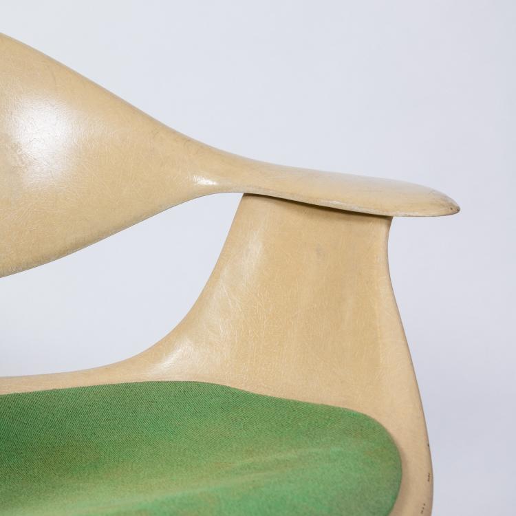 Bild 8 zu Objekt, Three 'DAF' armchairs on 'swaged-leg' frames, 1954 (design), George Nelson, Miller, Herman, Zeeland, MI, 182B 560