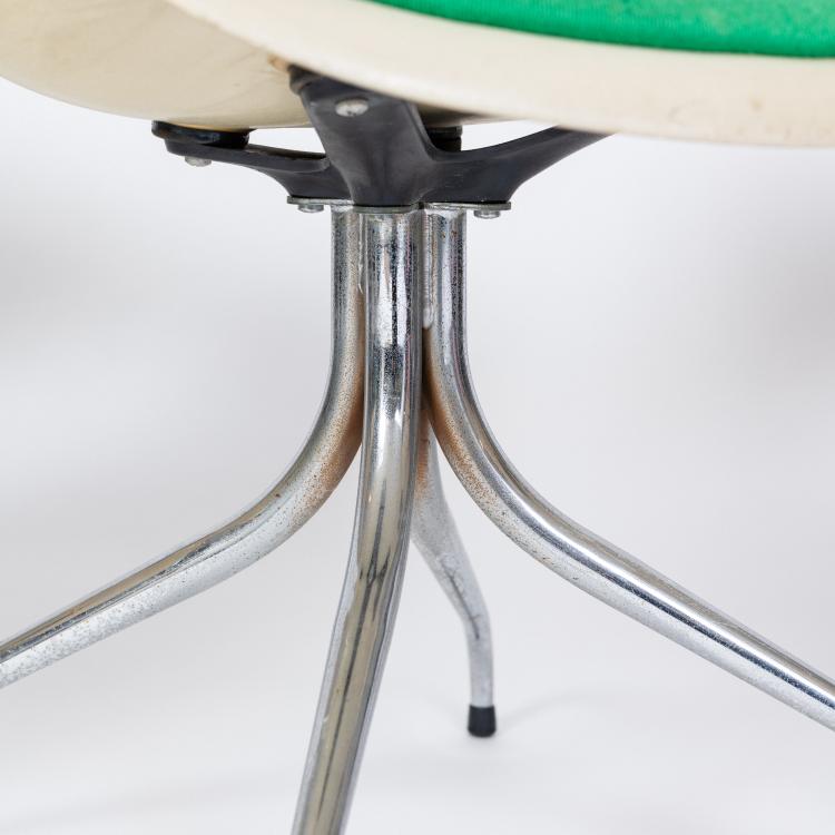 Bild 9 zu Objekt, Three 'DAF' armchairs on 'swaged-leg' frames, 1954 (design), George Nelson, Miller, Herman, Zeeland, MI, 182B 560