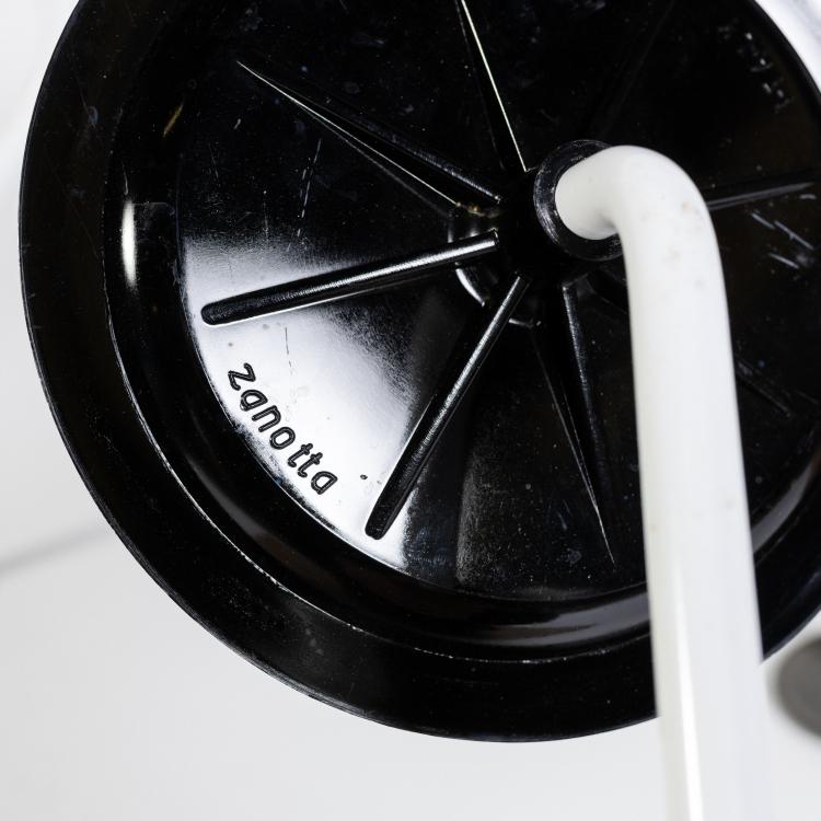 Bild 4 zu Objekt, Zwei Blumenst&auml;nder 'Albero', 1983 (Entwurf), Achille Castiglioni, Zanotta, Nova Milanese, 182B 602