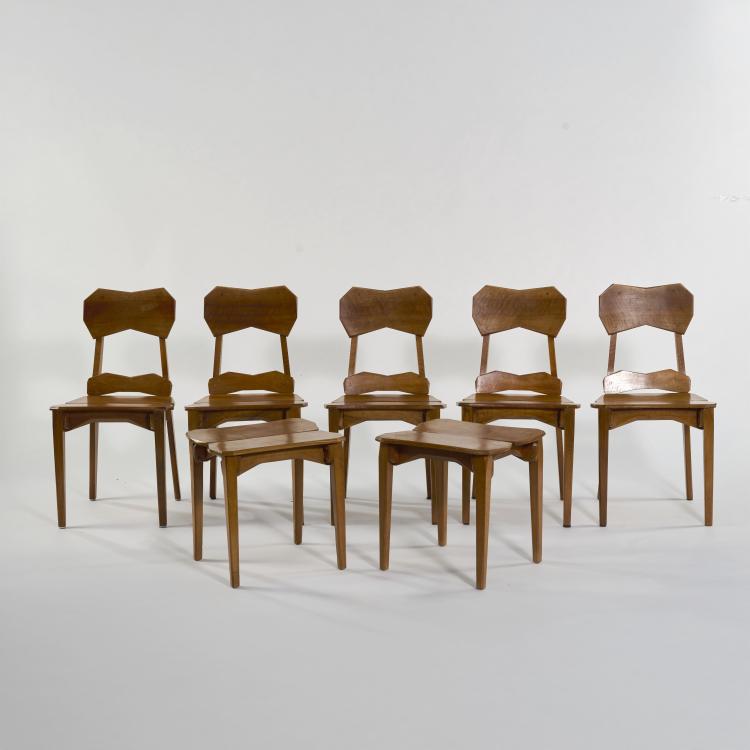 Hauptbild zu Objekt, Five anthroposophical chairs and two stools, 1940s (design), Paul Bay, Dornach, Kunstschnitzwerkstatt (zug. / attr.), 182C 756