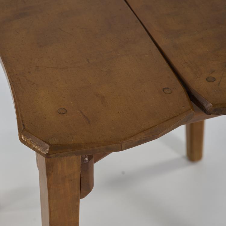 Bild 2 zu Objekt, Five anthroposophical chairs and two stools, 1940s (design), Paul Bay, Dornach, Kunstschnitzwerkstatt (zug. / attr.), 182C 756