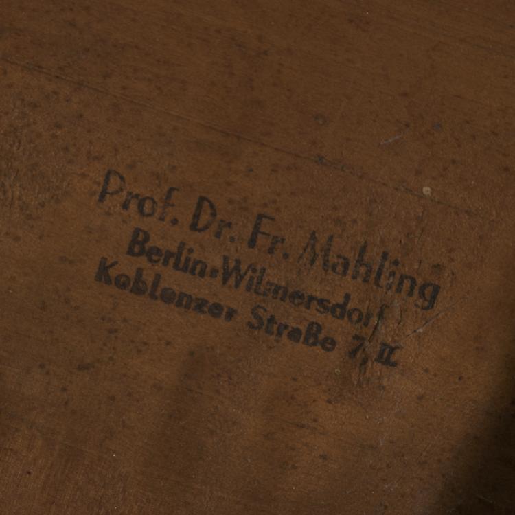 Bild 3 zu Objekt, Five anthroposophical chairs and two stools, 1940s (design), Paul Bay, Dornach, Kunstschnitzwerkstatt (zug. / attr.), 182C 756