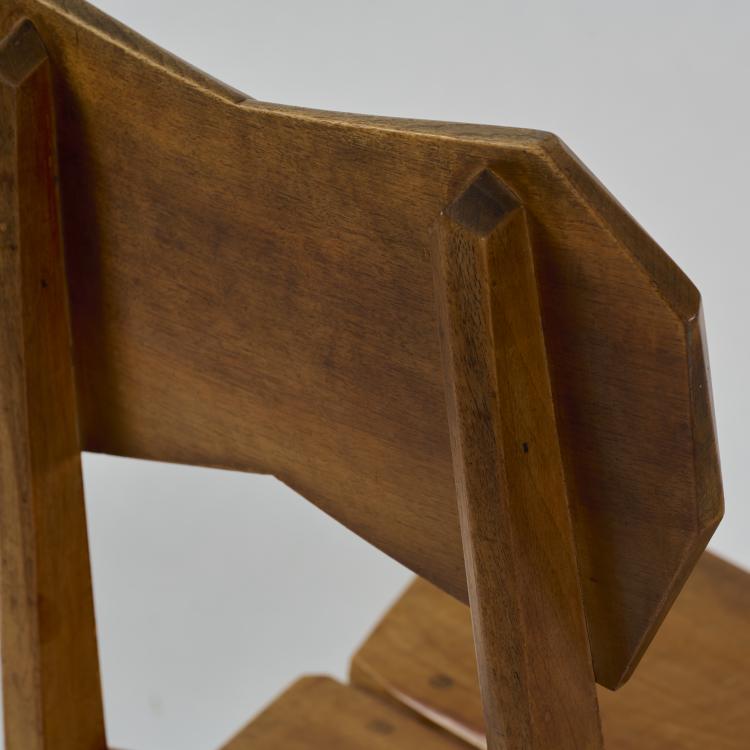Bild 10 zu Objekt, Five anthroposophical chairs and two stools, 1940s (design), Paul Bay, Dornach, Kunstschnitzwerkstatt (zug. / attr.), 182C 756