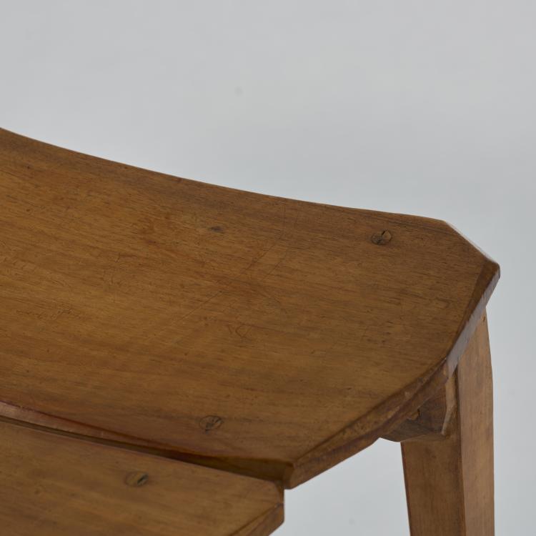 Bild 11 zu Objekt, Five anthroposophical chairs and two stools, 1940s (design), Paul Bay, Dornach, Kunstschnitzwerkstatt (zug. / attr.), 182C 756