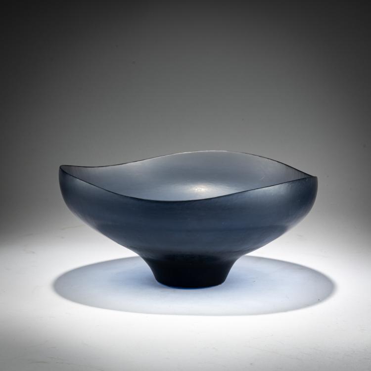 Hauptbild zu Objekt, 'Battuto' bowl, 1959/60, Tobia Scarpa, Venini, Murano, 181B 700