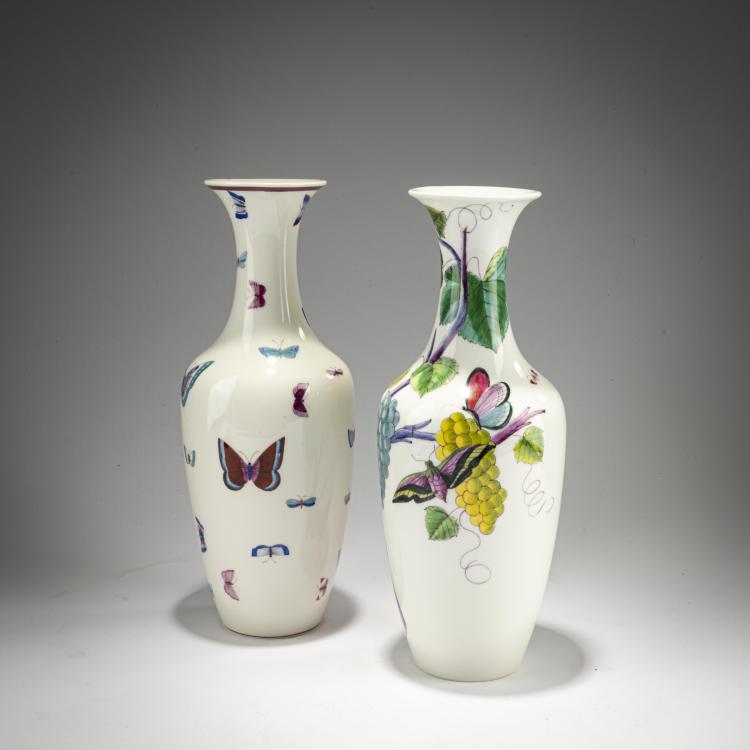 Hauptbild zu Objekt, Two vases with grapevines and butterflies, for A. Dallmayer, 1953, Robert Raab, Nymphenburg, KPM, 181A 72