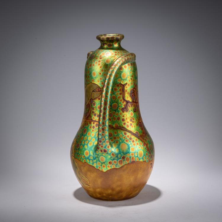 Bild 1 zu Objekt, Handle vase with lobster, 1900, S&aacute;ndor Ap&aacute;ti Abt, Zsolnay, Pecs, 