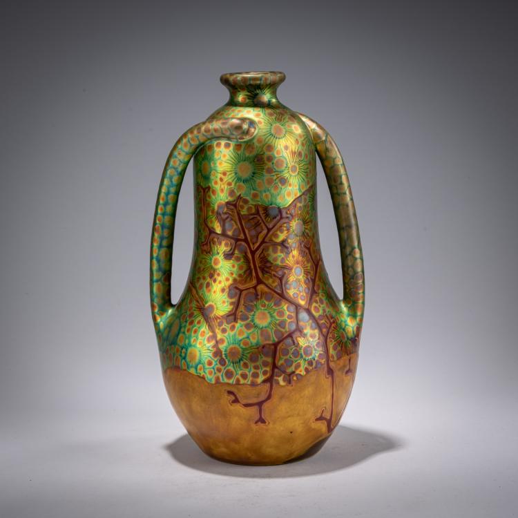 Bild 2 zu Objekt, Handle vase with lobster, 1900, S&aacute;ndor Ap&aacute;ti Abt, Zsolnay, Pecs, 