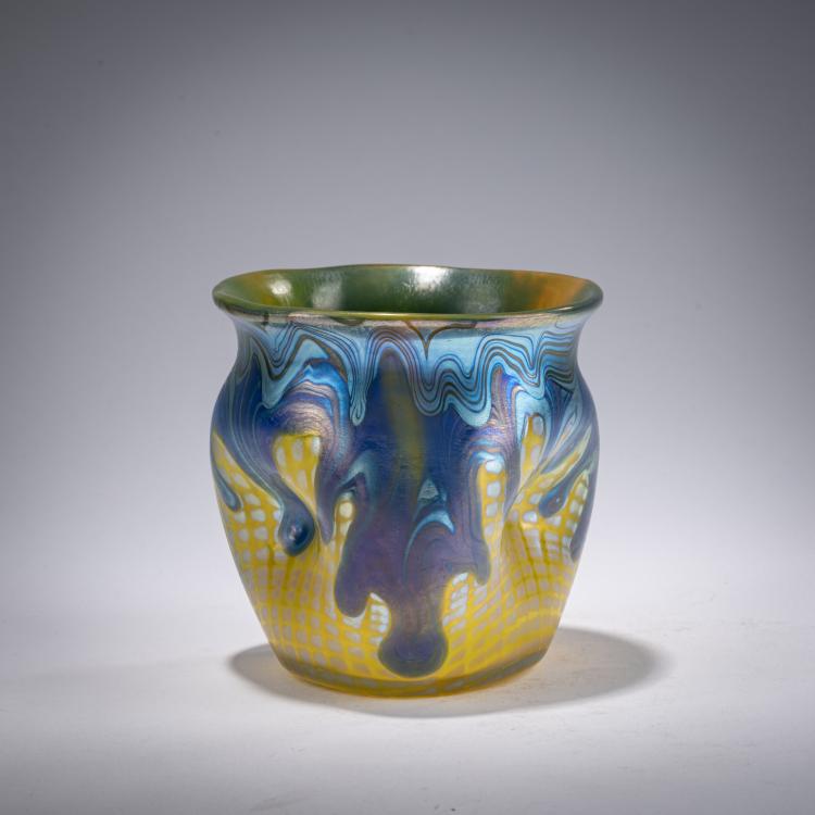 Hauptbild zu Objekt, Vase mit Weltausstellungsdekor Paris 1900, Franz Hofst&ouml;tter, L&ouml;tz Wwe., Klosterm&uuml;hle / Loetz, Klastersky Mlyn, 