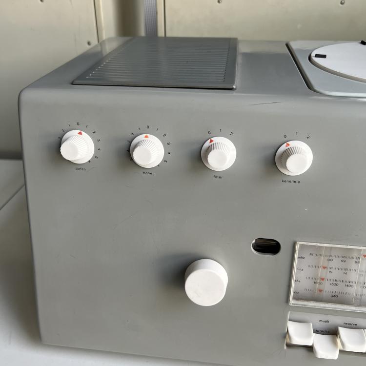 Bild 10 zu Objekt, Compact unit 'studio 1' and loudspeaker 'L3', 1957 (design), Hans Gugelot, Braun AG, Frankfurt am Main, 182B 540