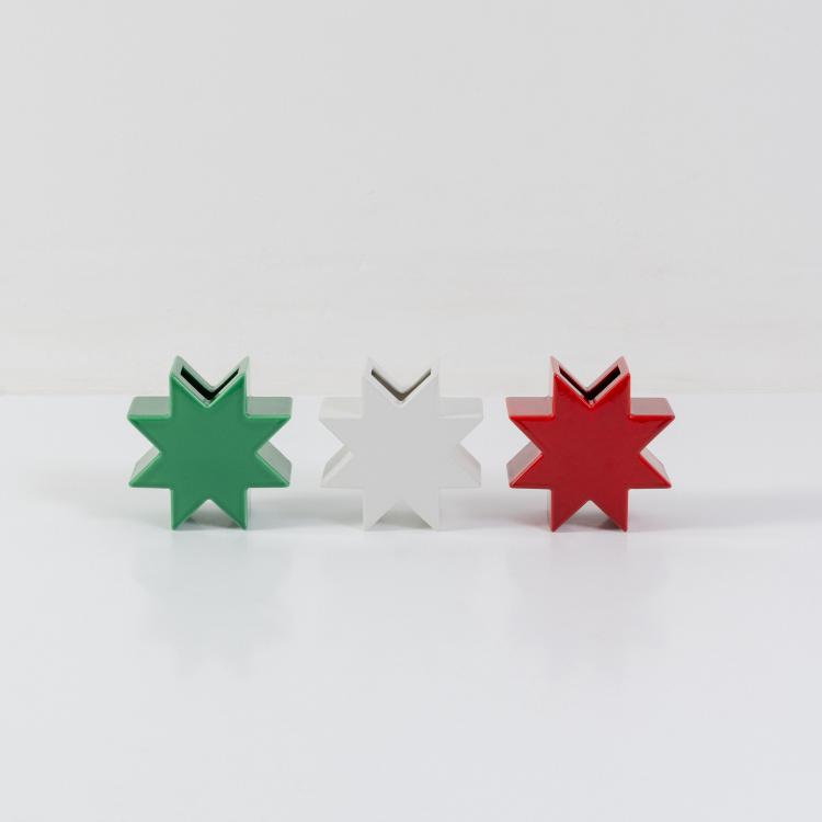 Hauptbild zu Objekt, Three vases 'hsing' from the 'Ceramiche Pop' series, 1972/73 (design), Ettore Sottsass, Alessio Sarri, Sesto Fiorentino, 182B 711