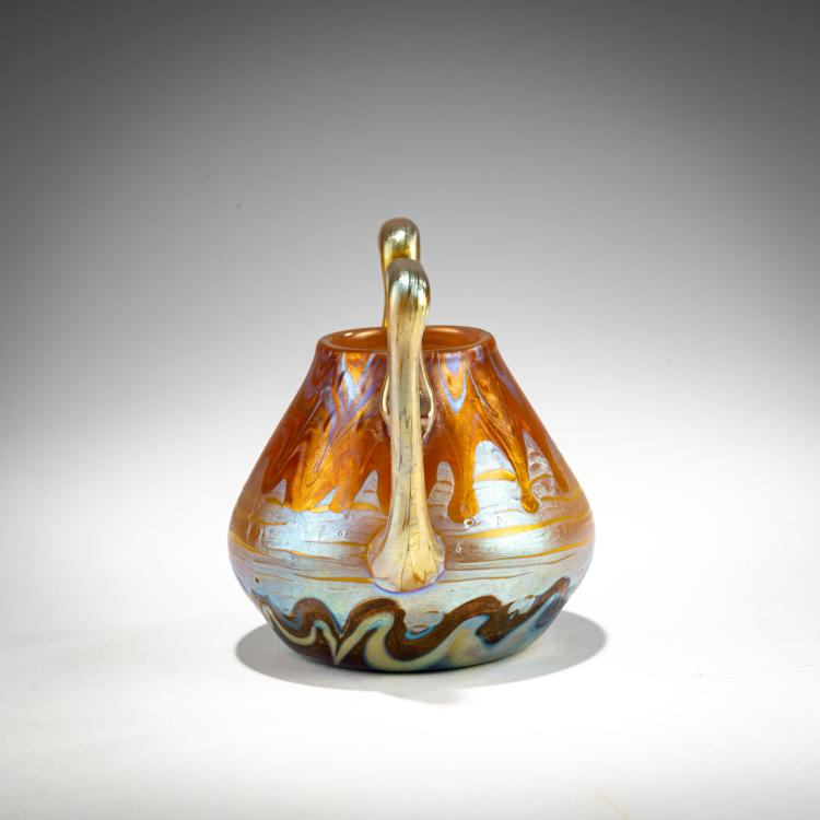 Bild 1 zu Objekt, 'Ph&auml;nomen'-Henkelvase f&uuml;r E. Bakalowits S&ouml;hne, um 1902, Franz Hofst&ouml;tter (zugeschrieben), L&ouml;tz Wwe., Klosterm&uuml;hle / Loetz, Klastersky Mlyn, 