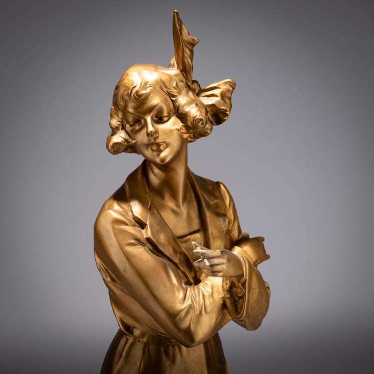 Bild 2 zu Objekt, Bronze figure 'Girl with Cigarette', c. 1925, Bruno Zach, 