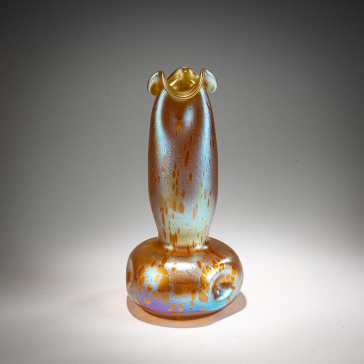 Bild 1 zu Objekt, Bl&uuml;tenvase 'Astr&auml;a', 1900, L&ouml;tz Wwe., Klosterm&uuml;hle / Loetz, Klastersky Mlyn, 182A 210