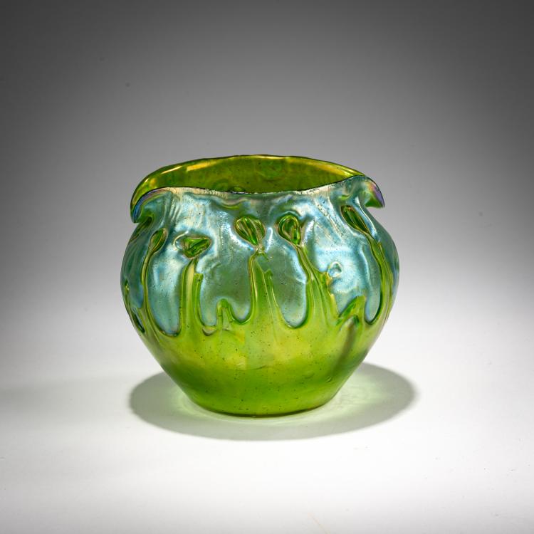 Bild 1 zu Objekt, Vase 'creta mit Beh&auml;ngen', 1900, L&ouml;tz Wwe., Klosterm&uuml;hle / Loetz, Klastersky Mlyn, 182A 211