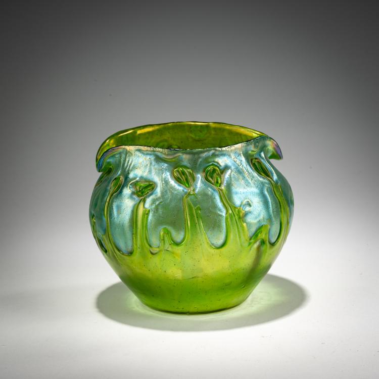 Bild 2 zu Objekt, Vase 'creta mit Beh&auml;ngen', 1900, L&ouml;tz Wwe., Klosterm&uuml;hle / Loetz, Klastersky Mlyn, 182A 211
