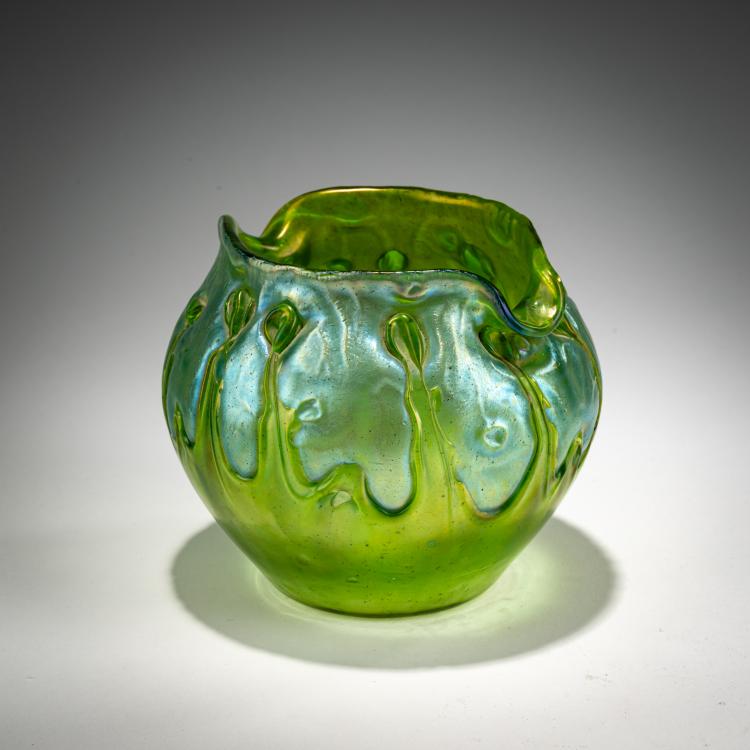 Bild 3 zu Objekt, Vase 'creta mit Beh&auml;ngen', 1900, L&ouml;tz Wwe., Klosterm&uuml;hle / Loetz, Klastersky Mlyn, 182A 211