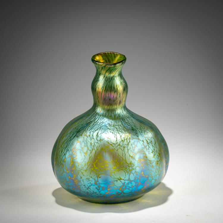 Hauptbild zu Objekt, Vase 'creta Papillon', 1898-1900, L&ouml;tz Wwe., Klosterm&uuml;hle / Loetz, Klastersky Mlyn, 182A 199