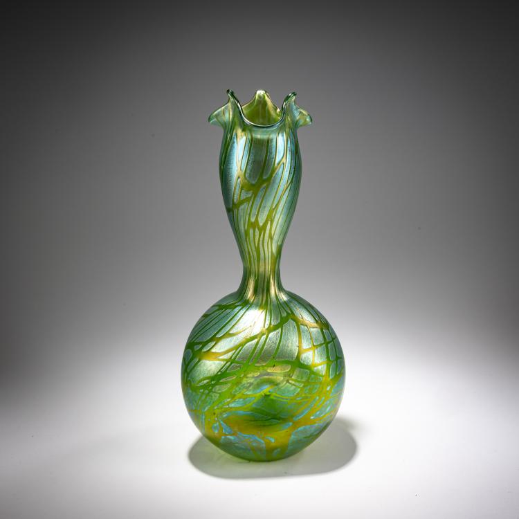 Bild 1 zu Objekt, Bl&uuml;tenvase 'creta Pampas', 1899, L&ouml;tz Wwe., Klosterm&uuml;hle / Loetz, Klastersky Mlyn, 182A 205