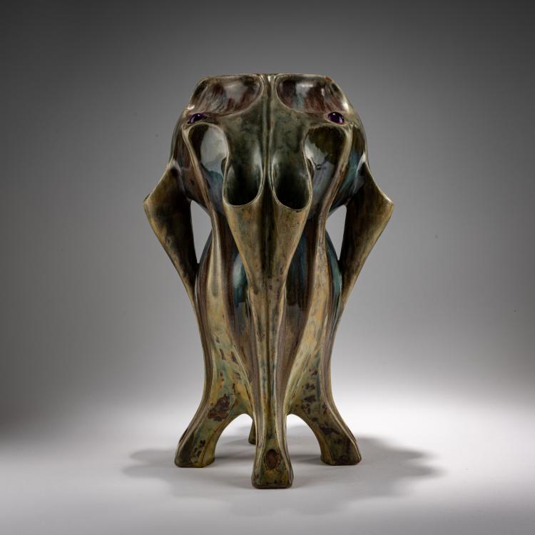 Hauptbild zu Objekt, Hohe Vase auf vier F&uuml;&szlig;en, um 1900, Joseph Mougin, Mougin, Joseph & Pierre, Nancy, 182A 352