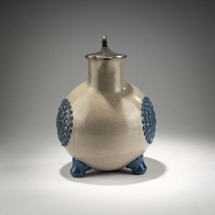 Bild 1 zu Objekt, Beer jug with pewter lid and thumb rest, 1902, Richard Riemerschmid, Merkelbach, Reinhold, Grenzhausen, 182A 358