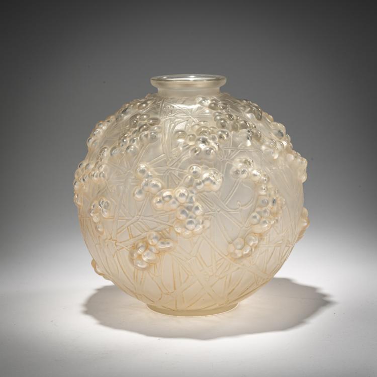 Bild 1 zu Objekt, Vase 'Druide' oder 'Gui de Ch&ecirc;ne', 1924, Ren&eacute; Lalique, Lalique, Wingen-sur-Moder, 182A 149