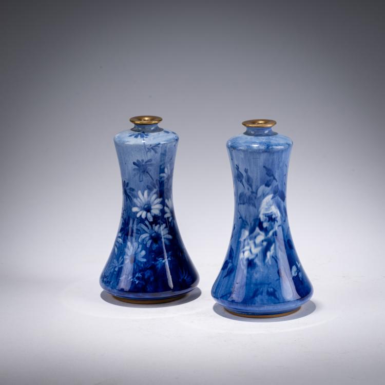 Bild 1 zu Objekt, Two miniature vases 'Corolian Ware', 1892-1897, Robert Allen,Walter Brown, Royal Doulton, Burslem, 182A 333