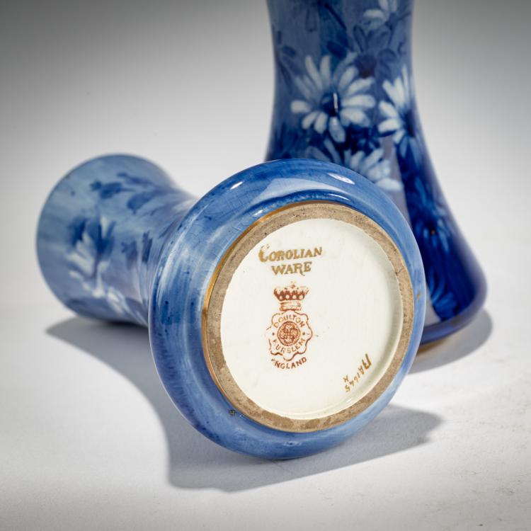 Bild 2 zu Objekt, Two miniature vases 'Corolian Ware', 1892-1897, Robert Allen,Walter Brown, Royal Doulton, Burslem, 182A 333