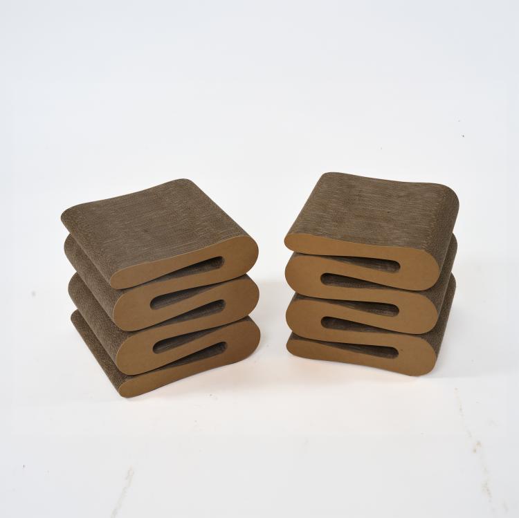 Bild 2 zu Objekt, Two stools 'Wiggle Side Stool', 1972 (design), Frank O. Gehry, Vitra, Birsfelden, 182C 966