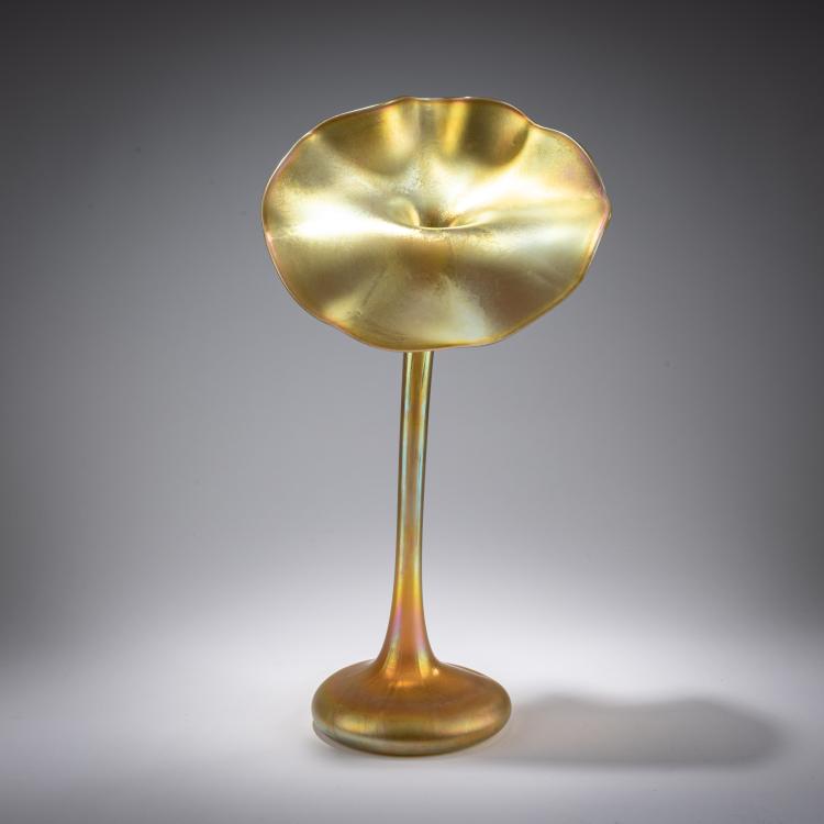 Bild 1 zu Objekt, Vase 'Jack-in-the-Pulpit', presumably 1918, Louis C. Tiffany, Tiffany, New York, 182A 241