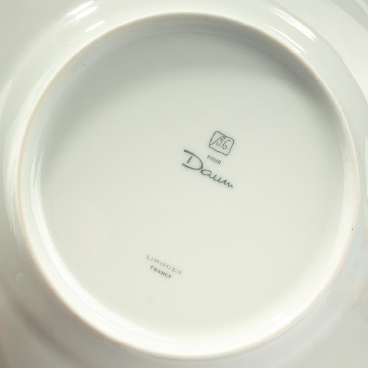 Bild 2 zu Objekt, Sechs Speiseteller 'Trapani', um 1989 (Entwurf),  Garouste & Bonetti, Ancienne Manufacture Royale, Limoges f&uuml;r Daum, Paris., 182C 954