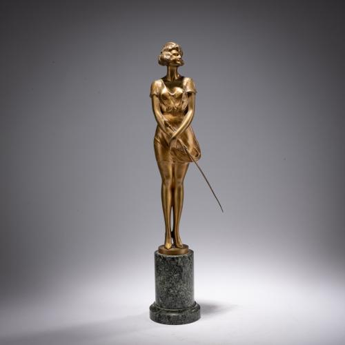 Bronze figure 'Lady with foil', c. 1925