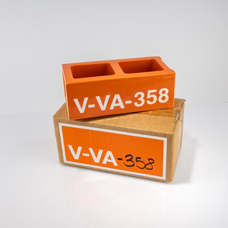 Hauptbild zu Objekt, Ceramic block 'V-VA-358', 2019 (design), Virgil Abloh, Vitra, Birsfelden, 182C 962