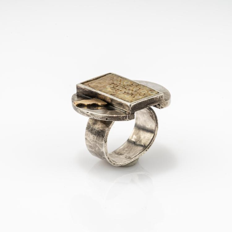 Hauptbild zu Objekt, Galuchat-Ring, um 1930, Jean Despr&eacute;s, 182D 1094