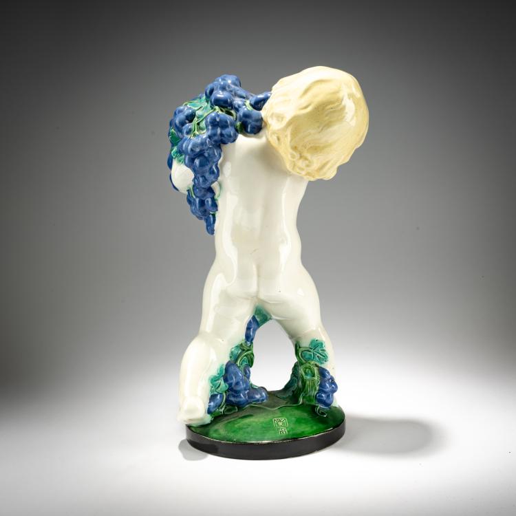 Bild 1 zu Objekt, 'Putto with Grapes (Autumn)', c. 1907, Michael Powolny, Wiener Keramik, 182A 372