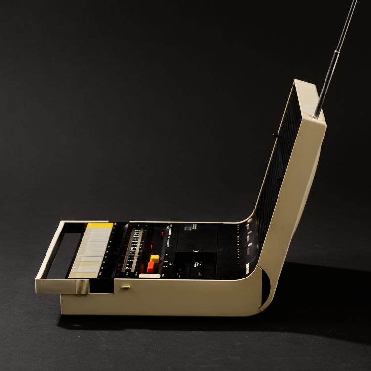 Bild 1 zu Objekt, Radio / Kassettenrekorder 'Soundbook', 1973 (Entwurf), Richard Sapper, Brionvega, Mailand, 182C 825