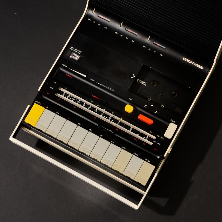 Bild 2 zu Objekt, Radio / Kassettenrekorder 'Soundbook', 1973 (Entwurf), Richard Sapper, Brionvega, Mailand, 182C 825
