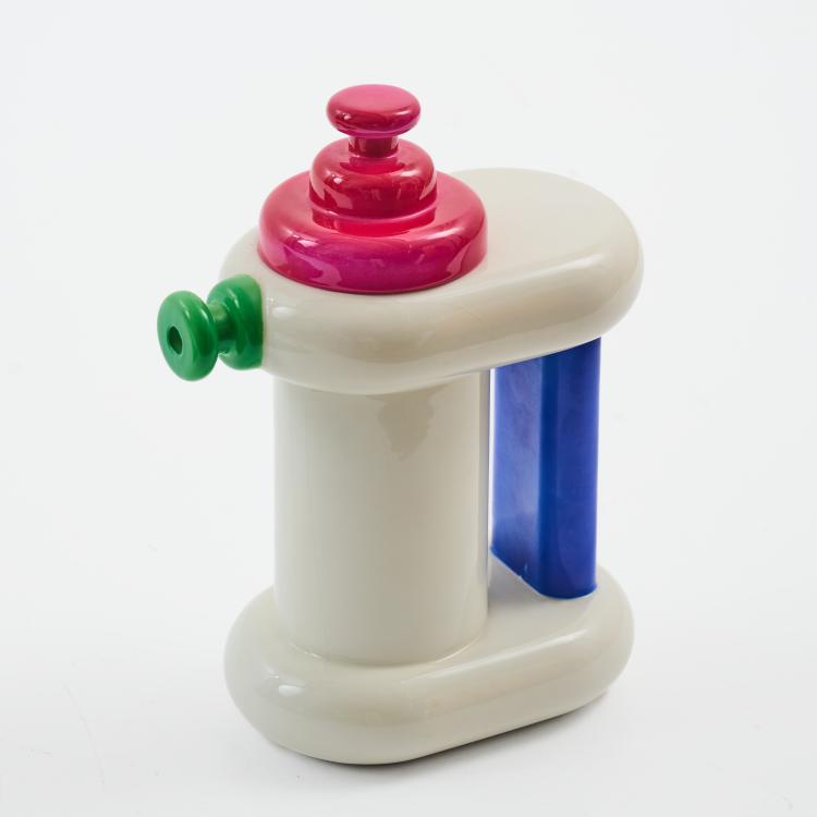 Bild 1 zu Objekt, Teapot 'Cherries' from the 'Indian Memories' series, 1972 (design), Ettore Sottsass, Sarri, Alessio, Sesto Fiorentino; Anthologie Quartett, Bad Essen, 182C 901