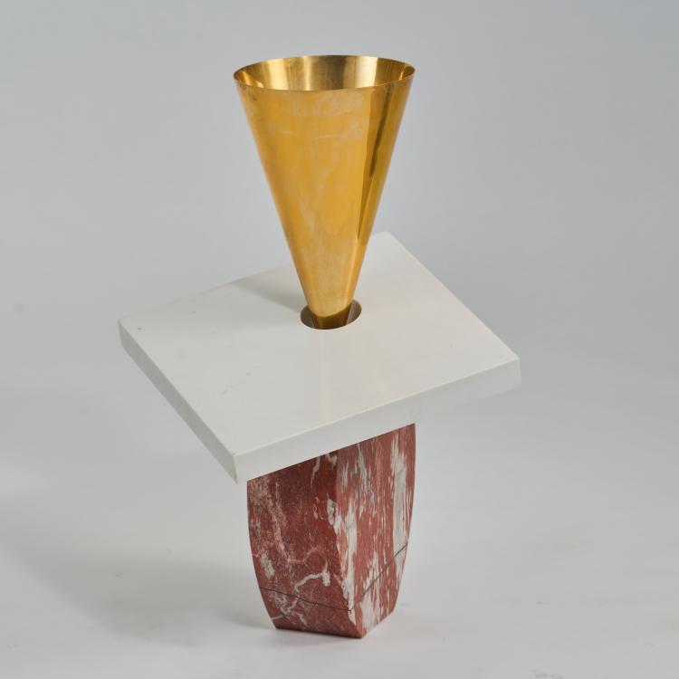 Hauptbild zu Objekt, 'Non Conoscero' vase from the 'Rovine' series, 1992 (design), Ettore Sottsass, Design Gallery Milan, Mailand / Milan (zugeschrieben), 182C 935